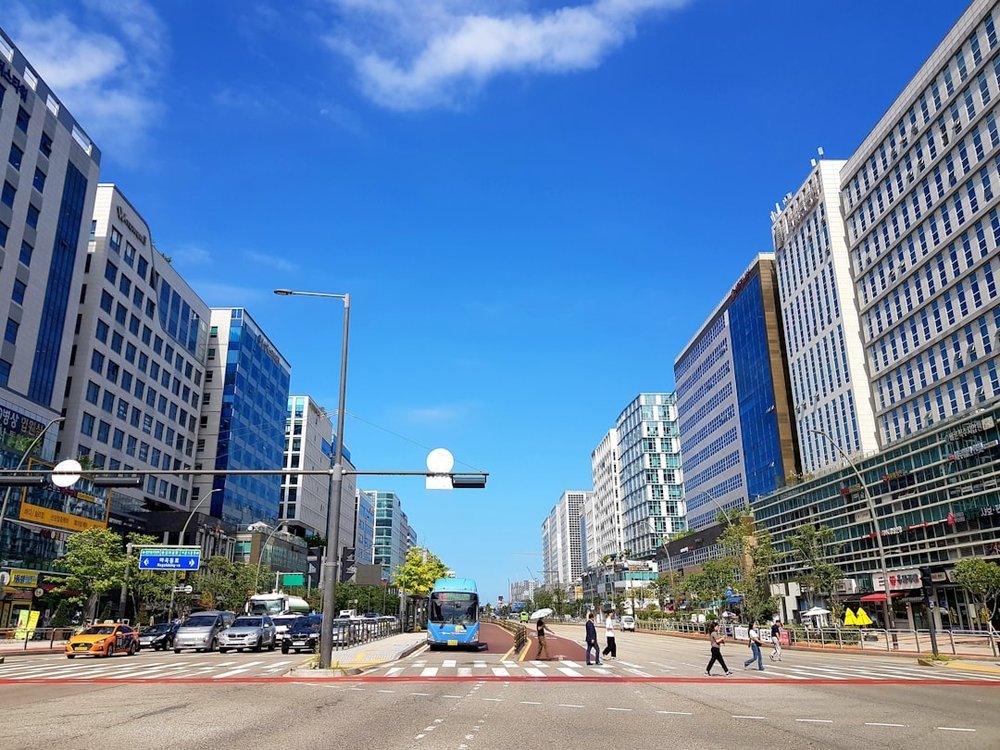 호치민 부동산 등기 핑크북 서류 인민위원회 제출 장면